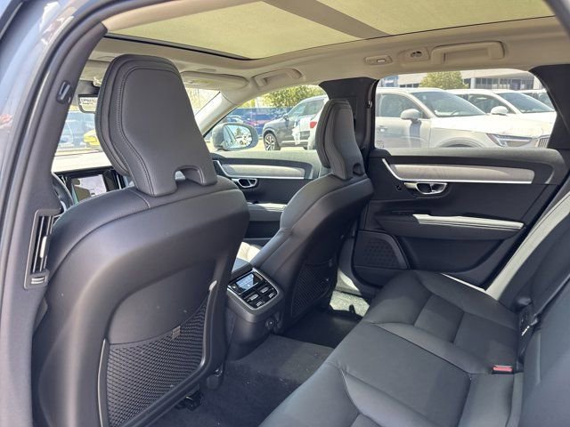 New 2025 Volvo V90 B6 Cross Country Plus w/ Protection Package Premier image 19
