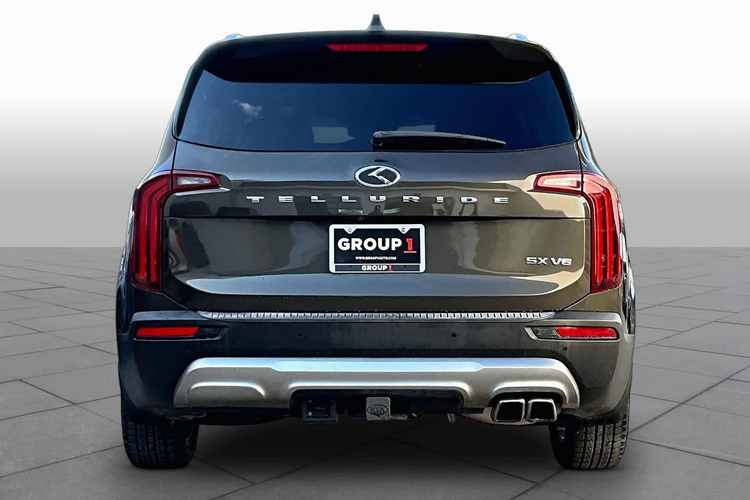 Used 2020 Kia Telluride SX w/ Towing Package FWD image 5