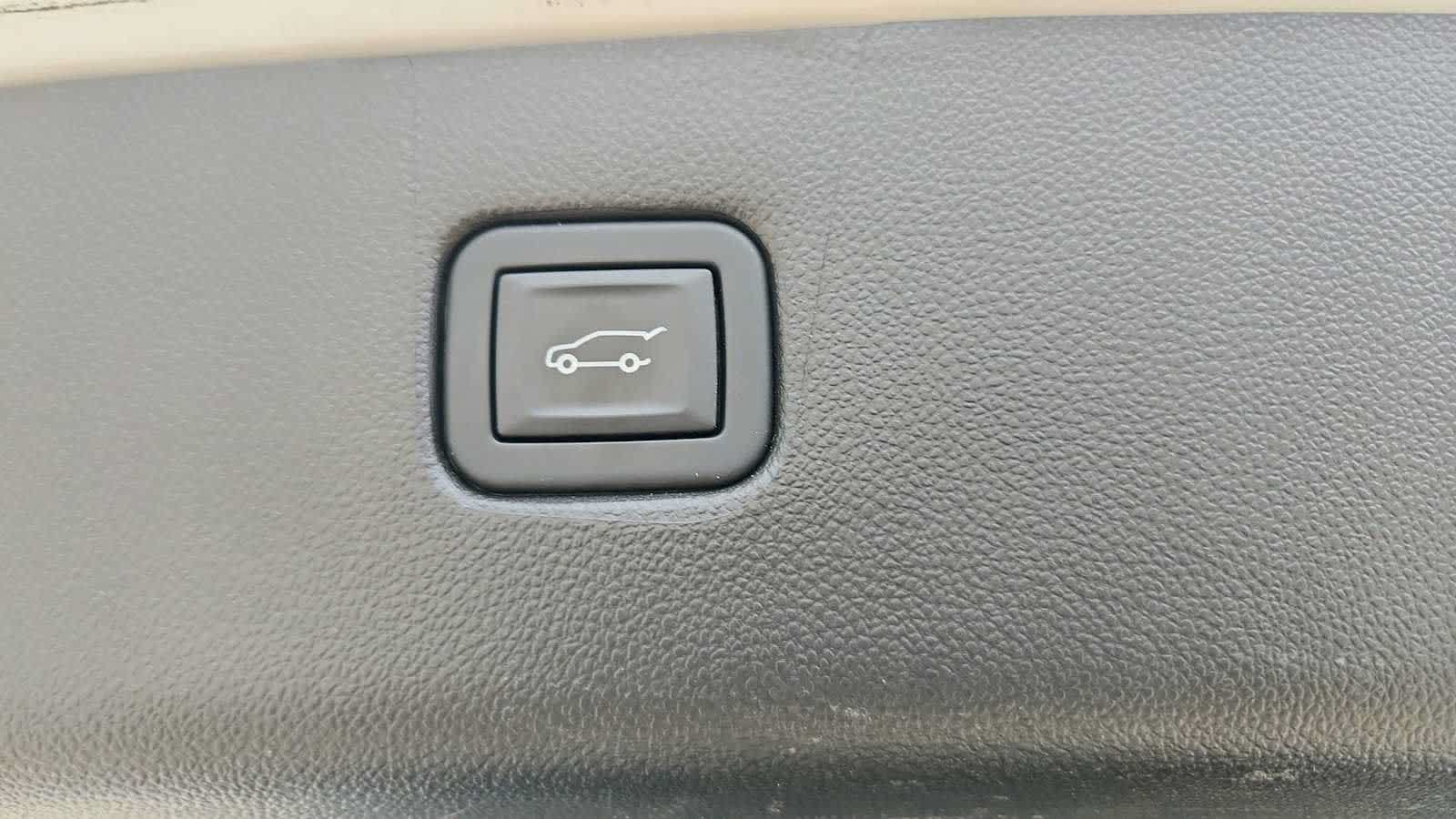 Used 2023 Chevrolet Blazer Premier w/ Driver Confidence II Package FWD image 33