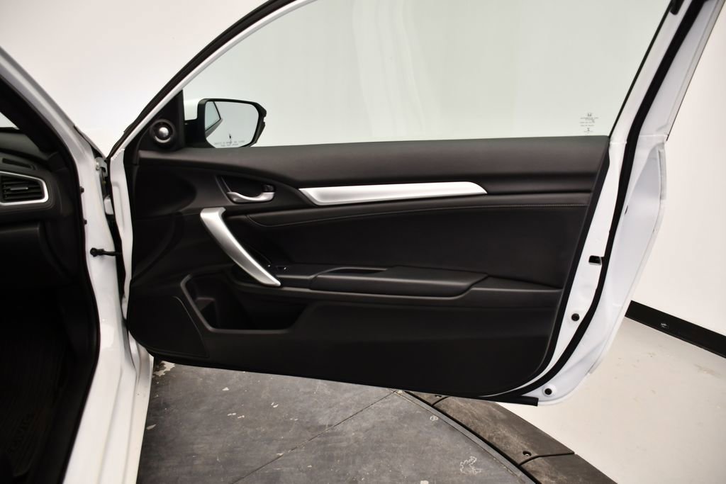 Used 2020 Honda Civic Touring image 40