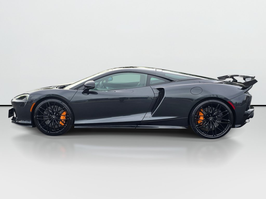 Used 2022 McLaren GT RWD image 2