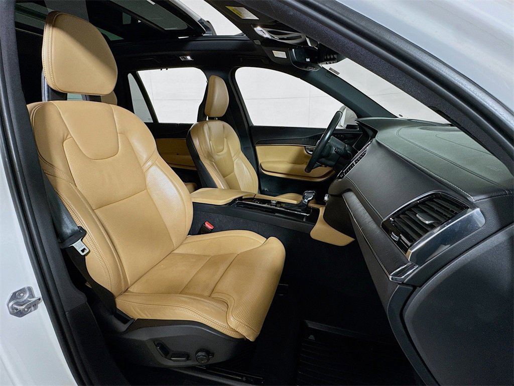 Used 2021 Volvo XC90 T6 Inscription w/ Advanced Package image 29