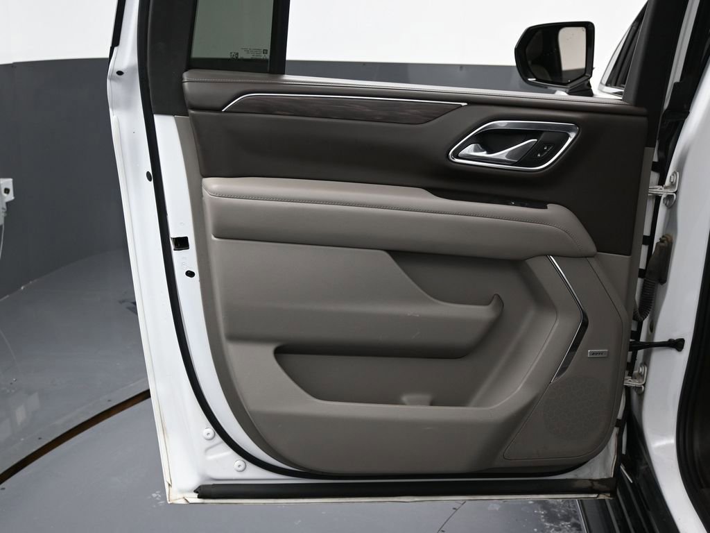 Used 2023 Chevrolet Suburban LT image 40