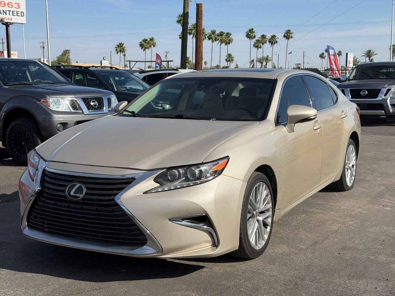 Used 2016 Lexus ES 350 w/ Luxury Package w/Wood Trim FWD image 2