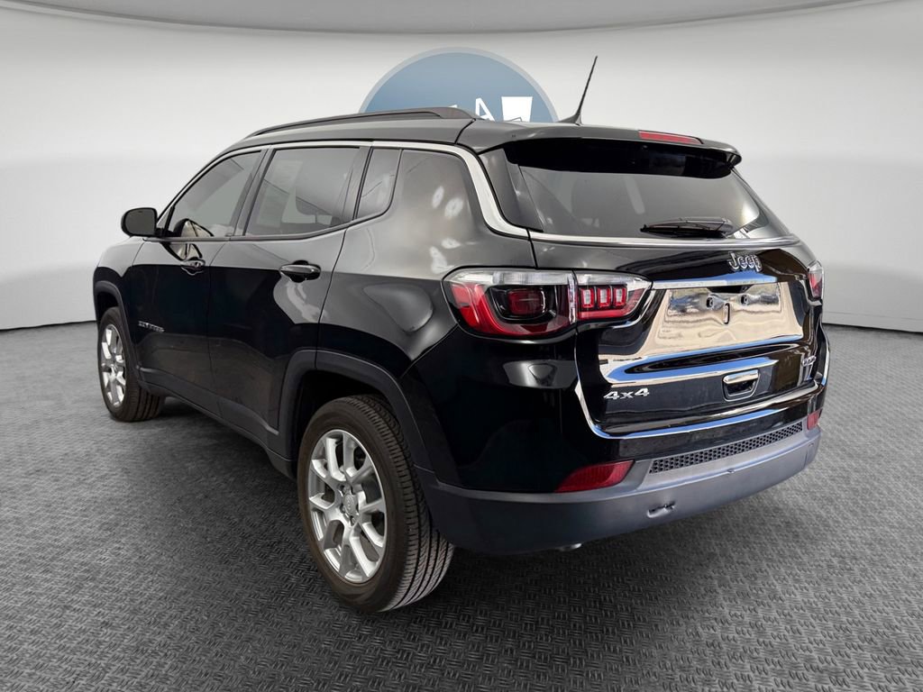 Used 2024 Jeep Compass Latitude image 6