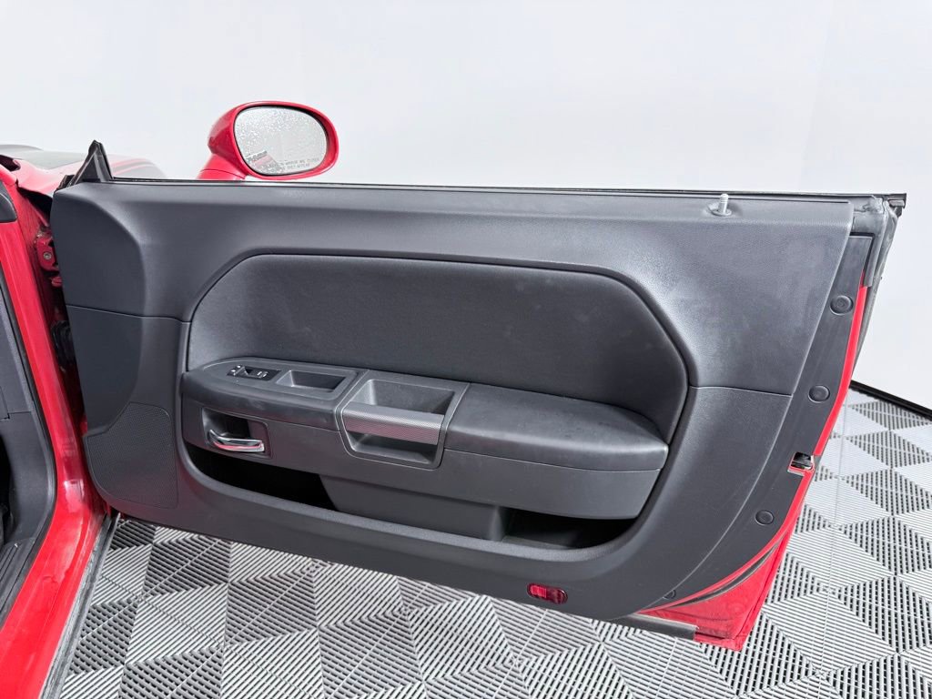 Used 2014 Dodge Challenger R/T image 10