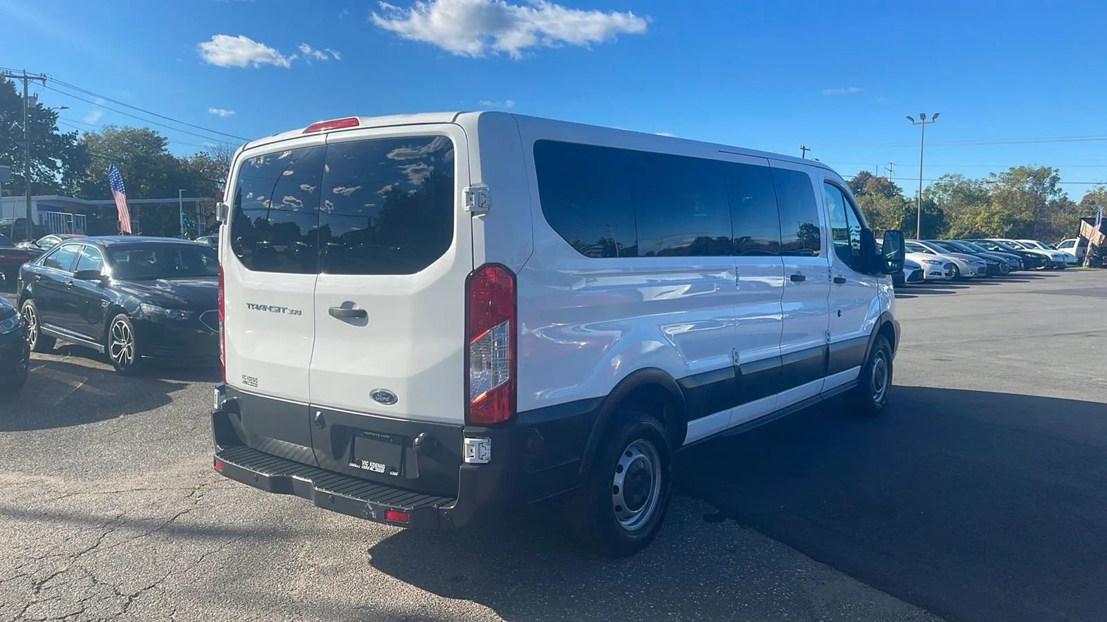 Used 2017 Ford Transit 350 XL image 7