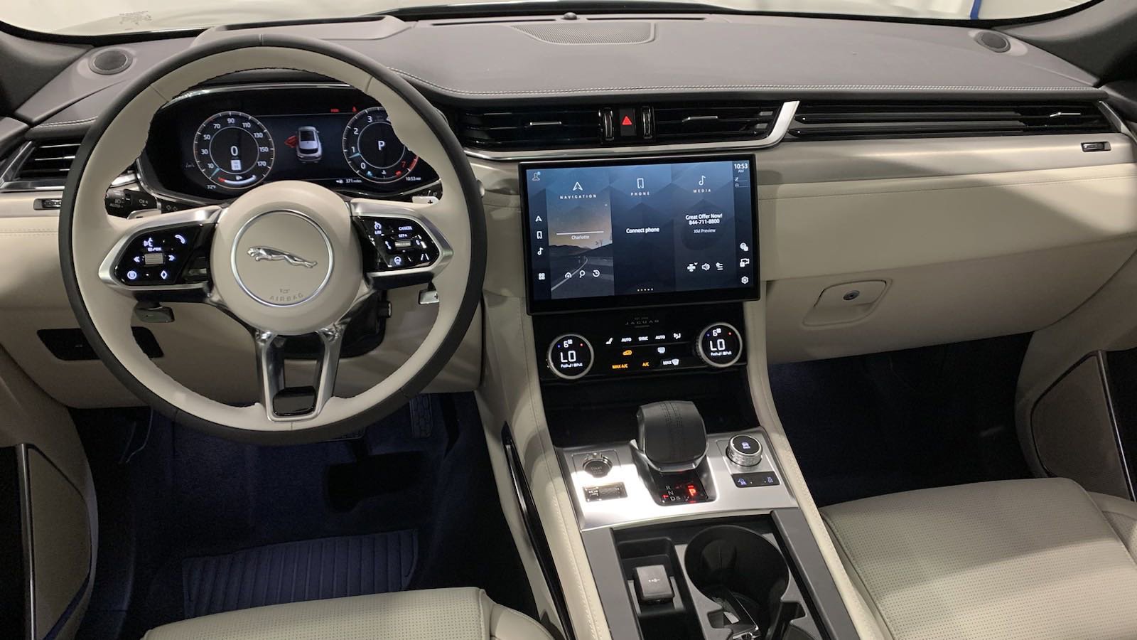 Used 2025 Jaguar F-PACE R-Dynamic S image 5