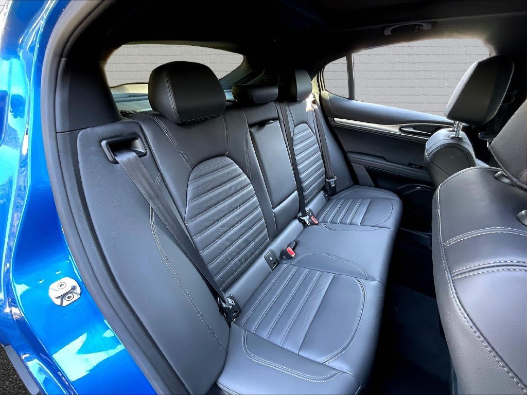 Used 2024 Alfa Romeo Stelvio Veloce AWD/4WD image 19