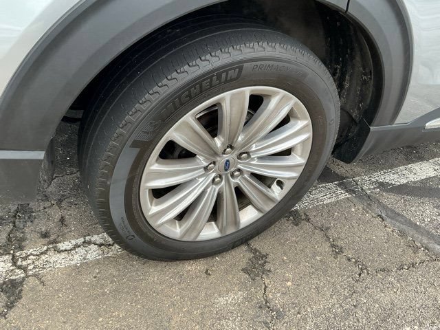 Used 2022 Ford Explorer Limited w/ Equipment Group 301A AWD/4WD image 18