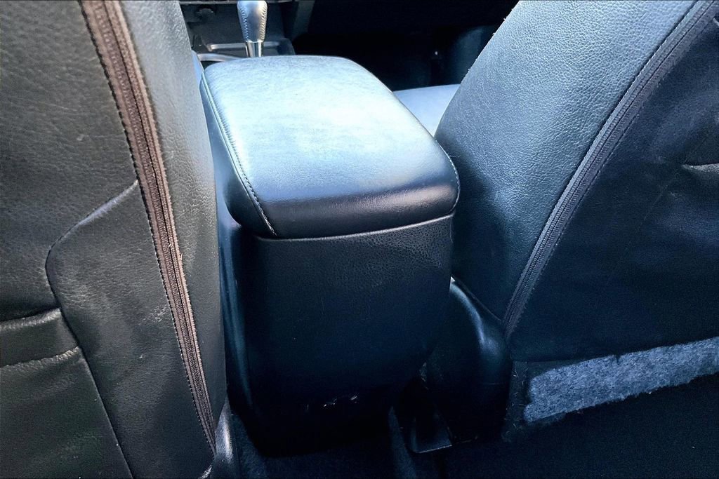 Used 2018 Toyota RAV4 SE w/ Advanced Technology Package image 10