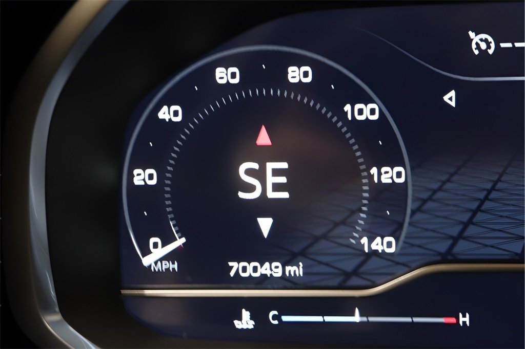 Used 2023 GMC Yukon SLT w/ Max Trailering Package image 14