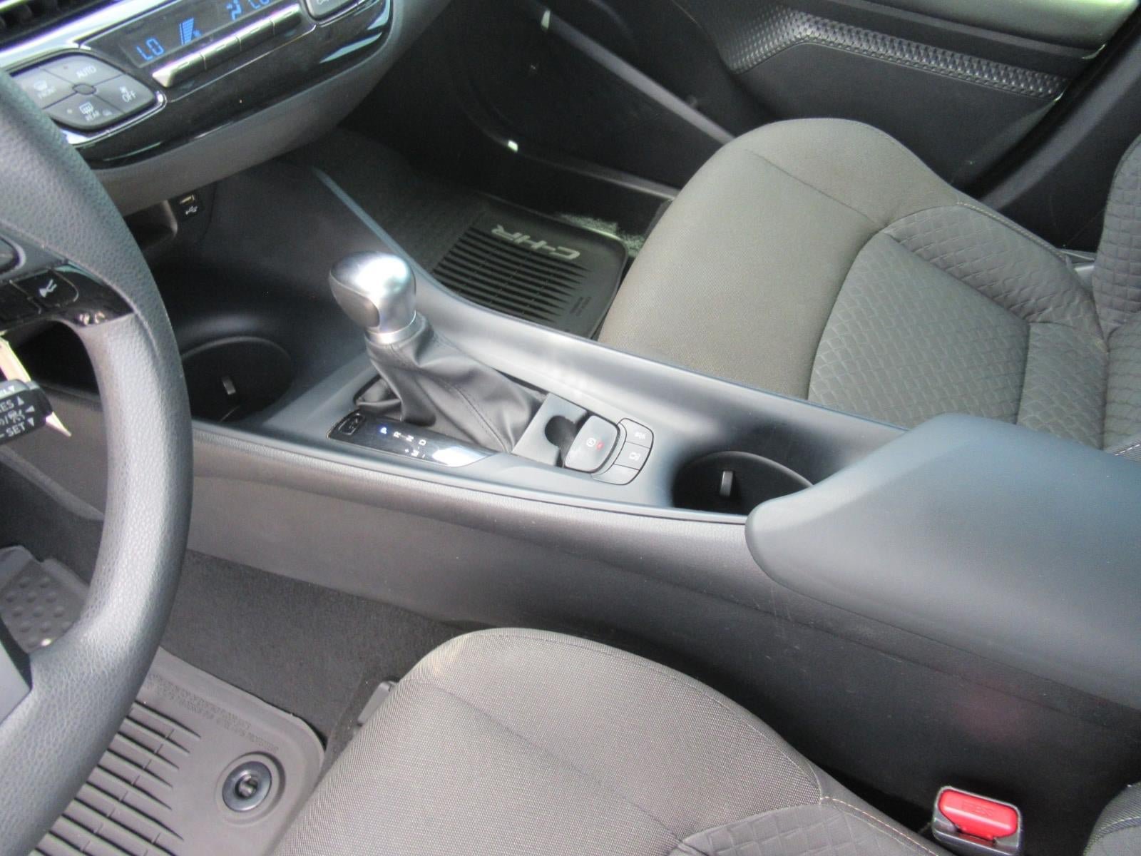 Used 2020 Toyota C-HR LE FWD image 16