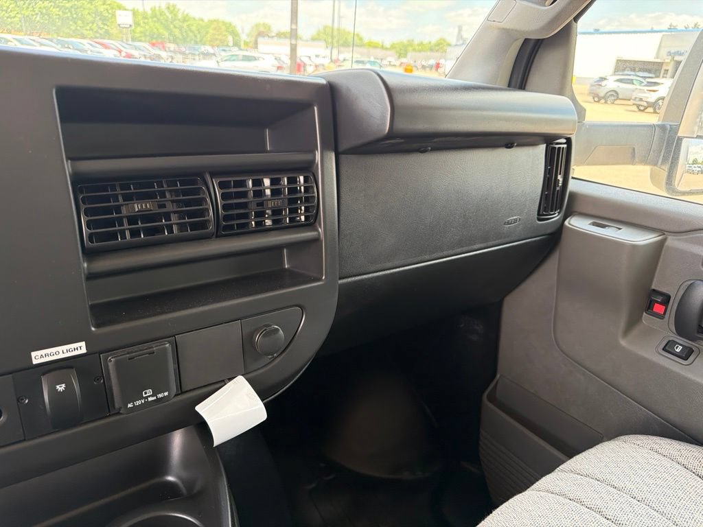 New 2025 Chevrolet Express 4500 w/ Power Convenience Package RWD image 20