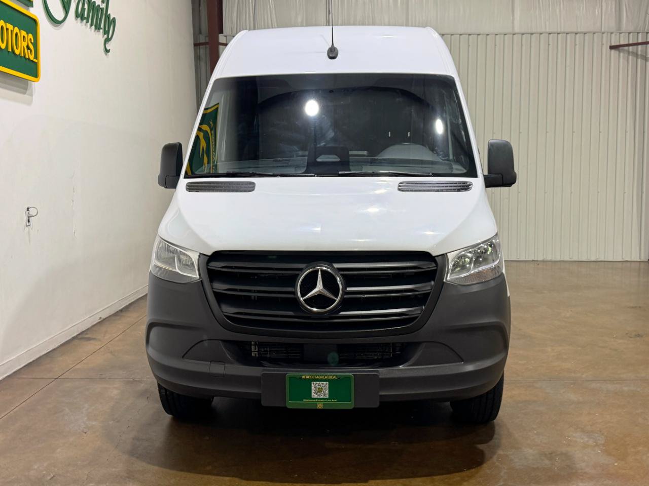 Used 2025 Mercedes-Benz Sprinter 2500 image 2