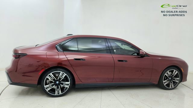 Used 2023 BMW 740i image 6
