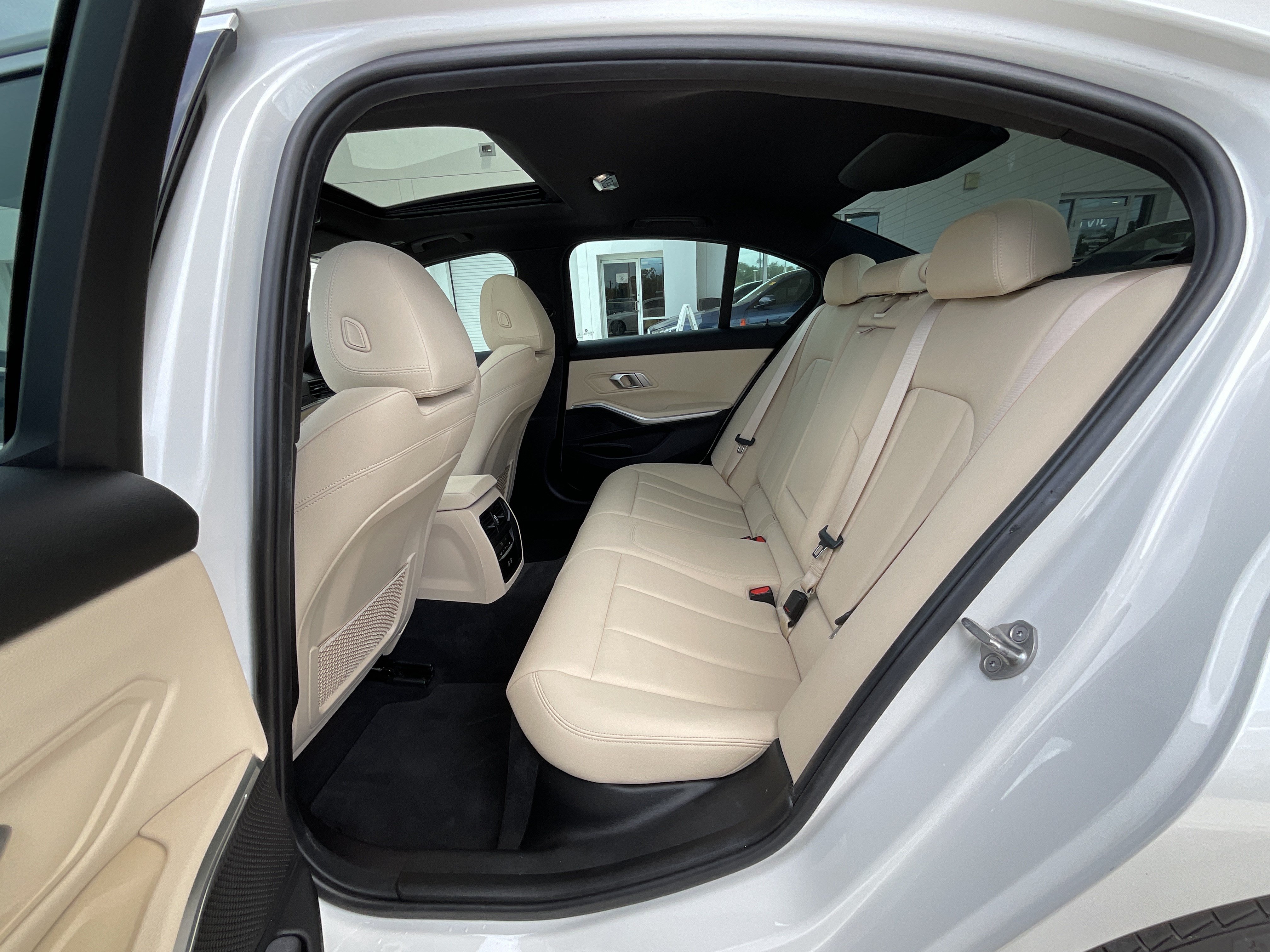 Used 2021 BMW 330i Sedan w/ Convenience Package RWD image 25