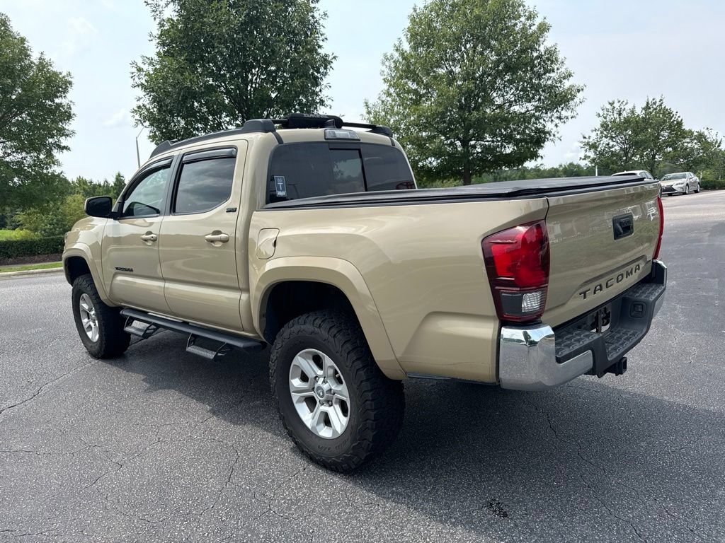 Used 2018 Toyota Tacoma SR5 RWD image 4
