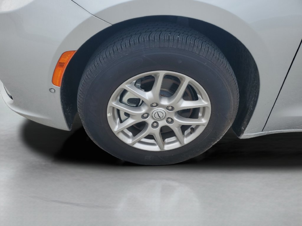 New 2026 Chrysler Pacifica Select FWD image 25