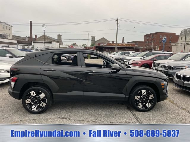 Used 2024 Hyundai Kona SEL AWD/4WD image 3