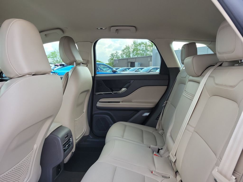 Certified 2022 Lincoln Corsair AWD w/ Equipment Group 101A image 14