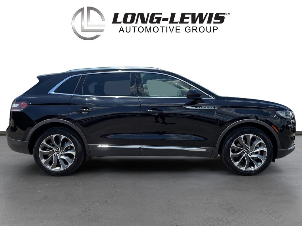 Certified 2023 Lincoln Nautilus Reserve w/ Luxury Package AWD/4WD image 8