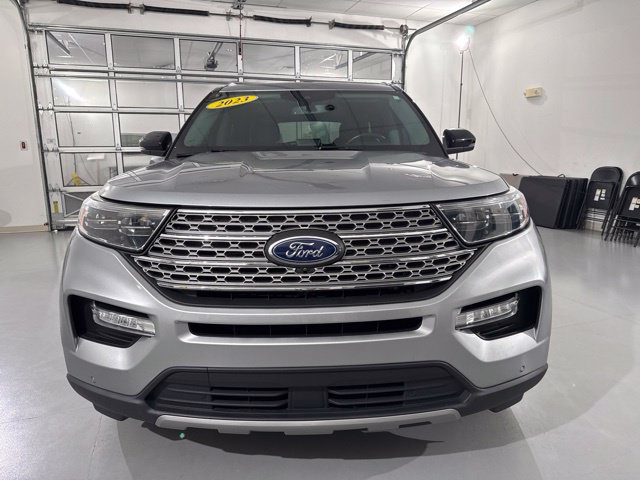 Used 2023 Ford Explorer Limited w/ Limited Technology Package RWD image 2
