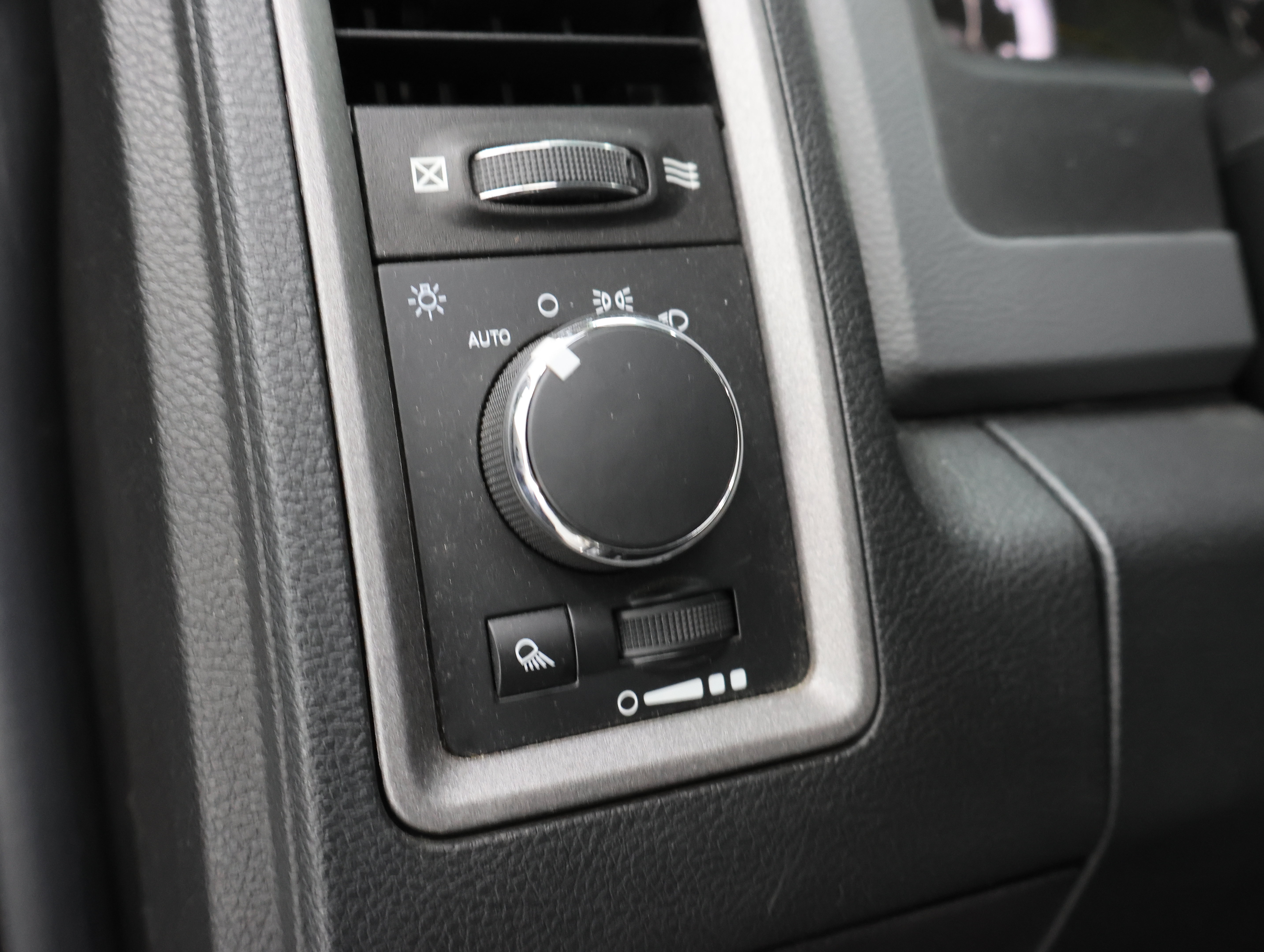 Used 2016 RAM 2500 Tradesman w/ Chrome Appearance Group AWD/4WD image 40