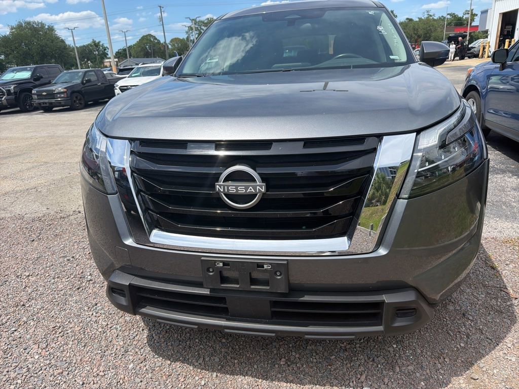 Used 2024 Nissan Pathfinder SV