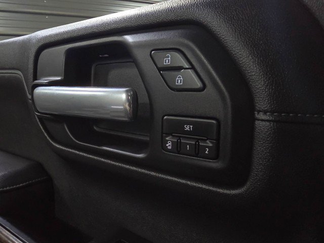 Used 2019 Chevrolet Silverado 1500 High Country w/ Technology Package AWD/4WD image 36