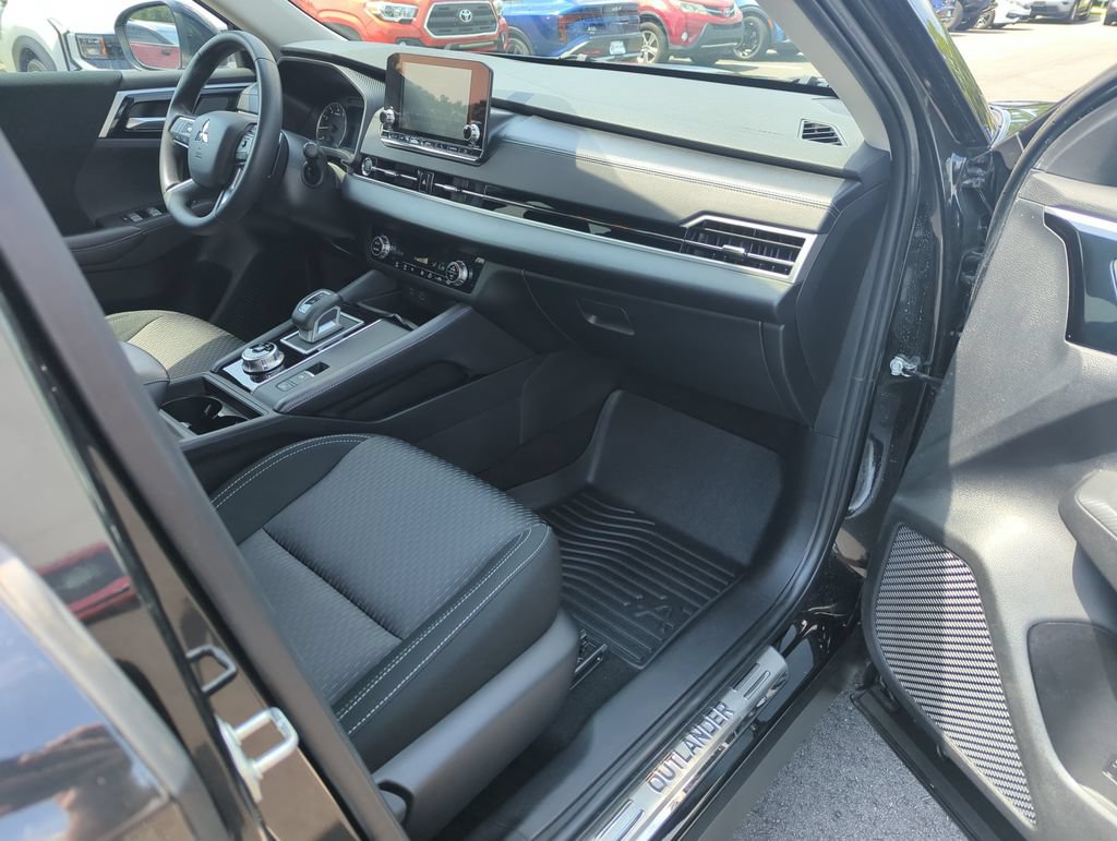 Used 2024 Mitsubishi Outlander ES AWD/4WD image 35