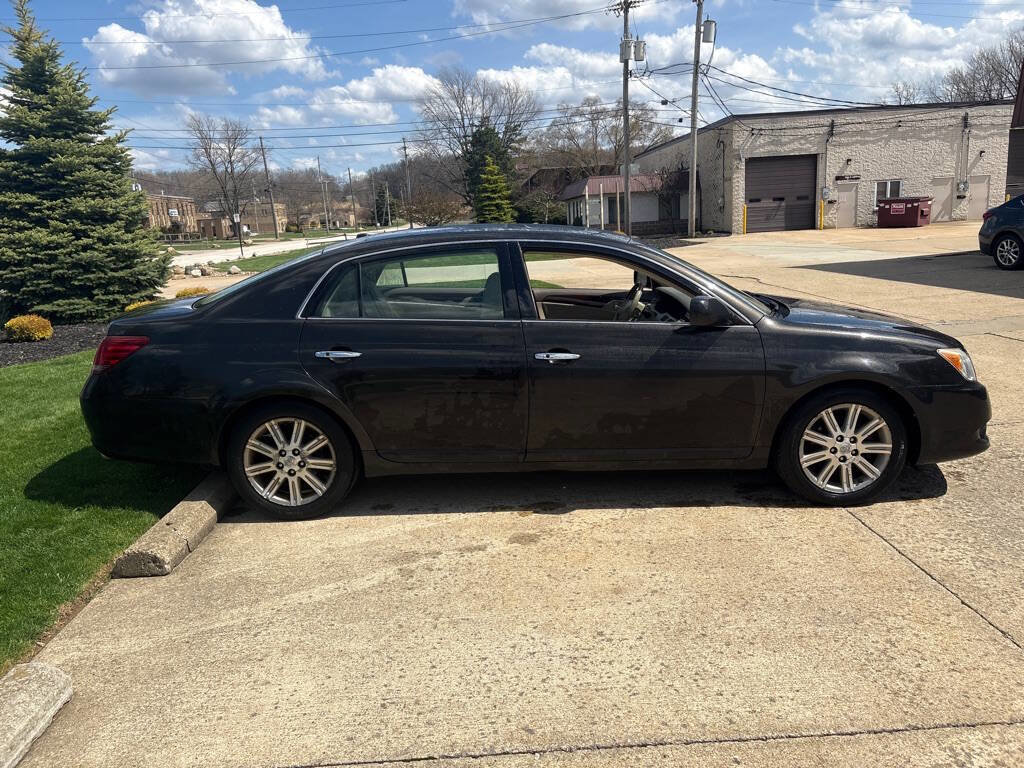 Used 2010 Toyota Avalon Limited image 8