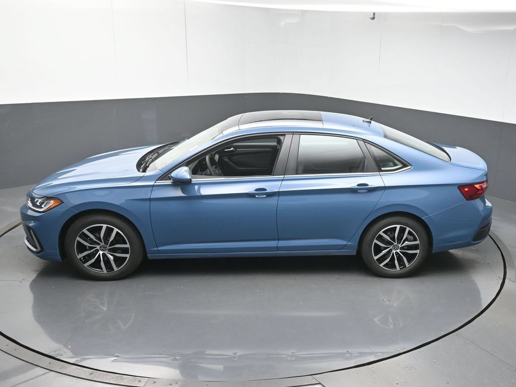 New 2026 Volkswagen Jetta SE FWD image 42