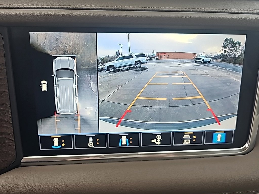 Used 2021 GMC Yukon XL Denali w/ Denali Premium Package image 24