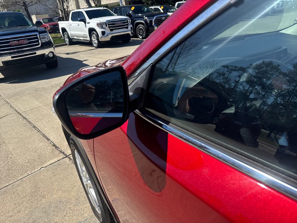 Used 2019 Nissan Rogue SV image 14