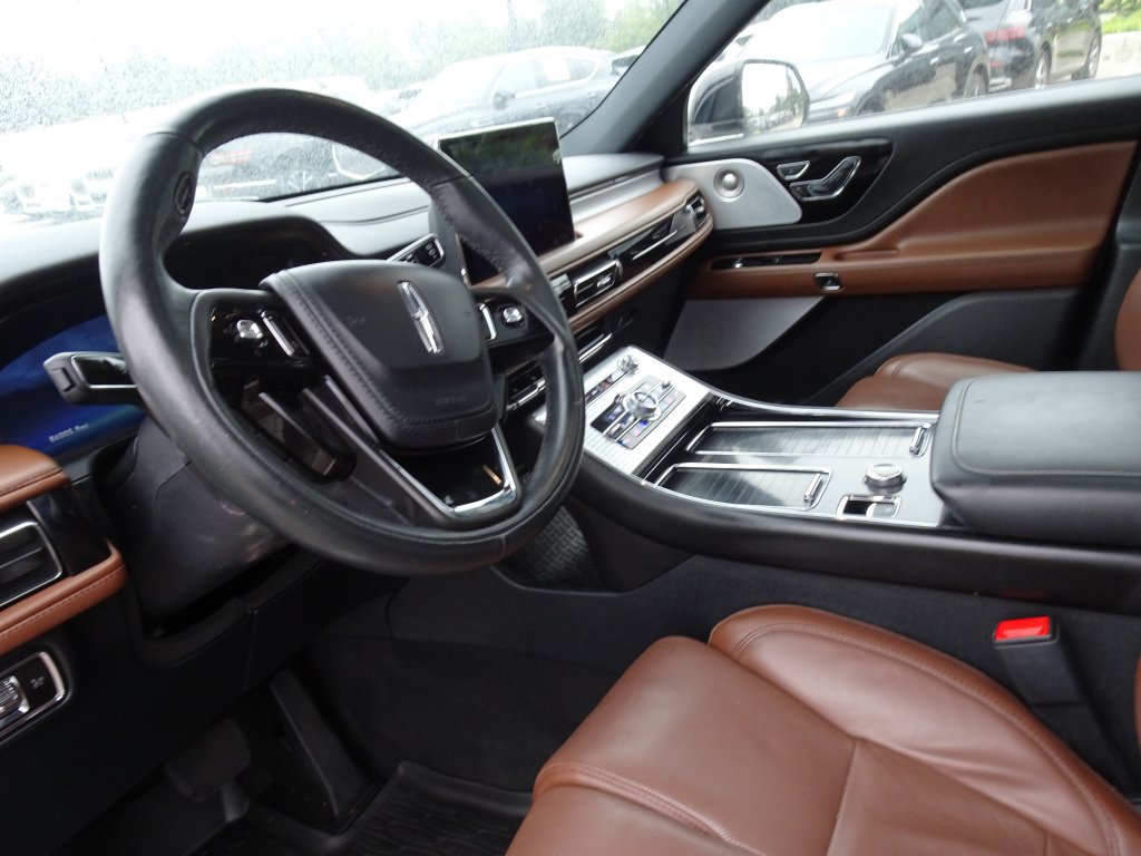 Used 2023 Lincoln Aviator Grand Touring w/ Equipment Group 301A AWD/4WD image 13