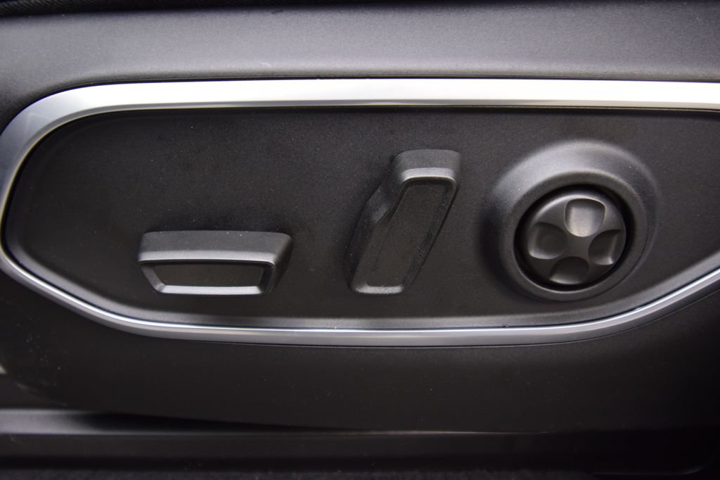 New 2026 Jeep Grand Wagoneer L Limited AWD/4WD image 36