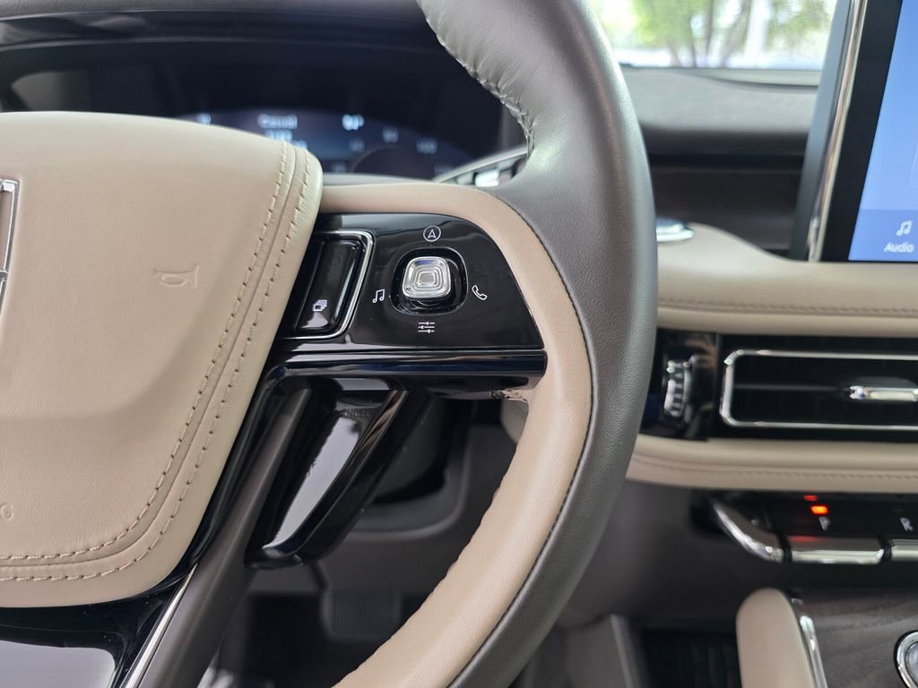 Used 2024 Lincoln Aviator Reserve w/ Equipment Group 201A image 21