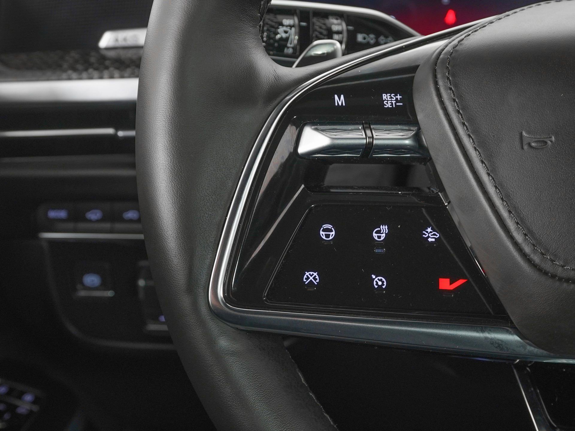 Used 2026 Cadillac Escalade ESV V image 24