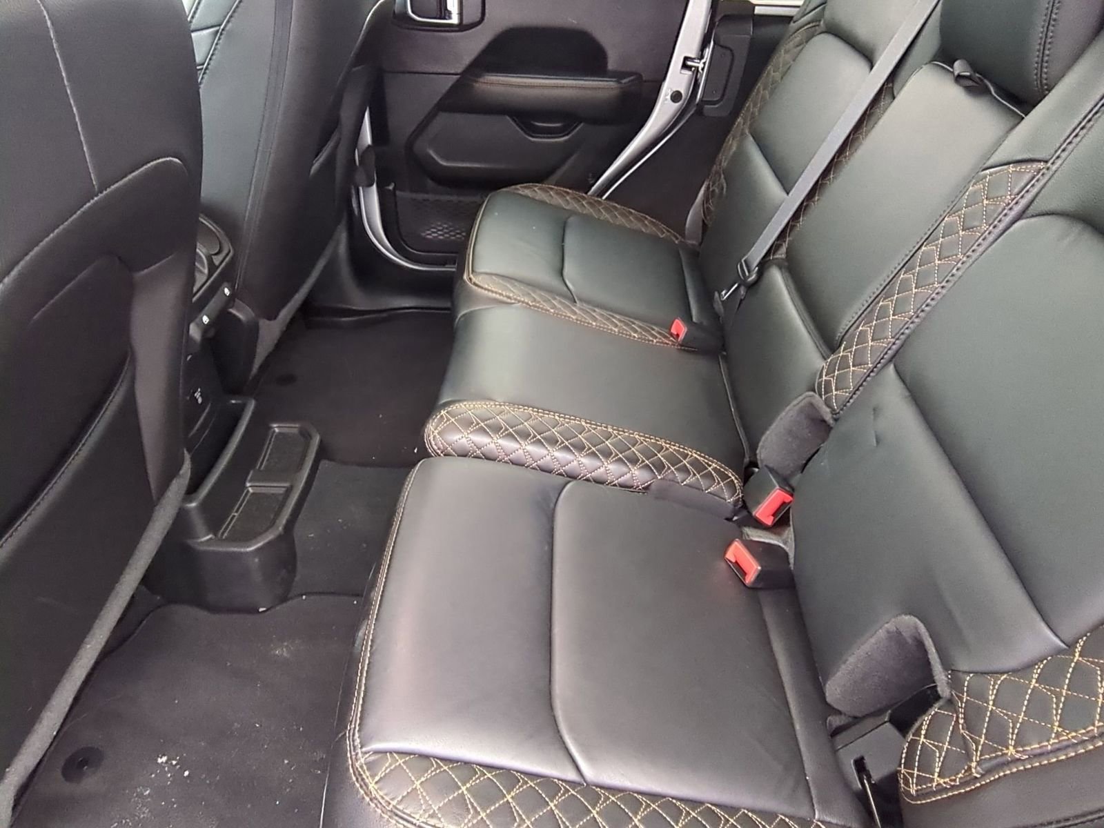 Used 2023 Jeep Wrangler Altitude image 24