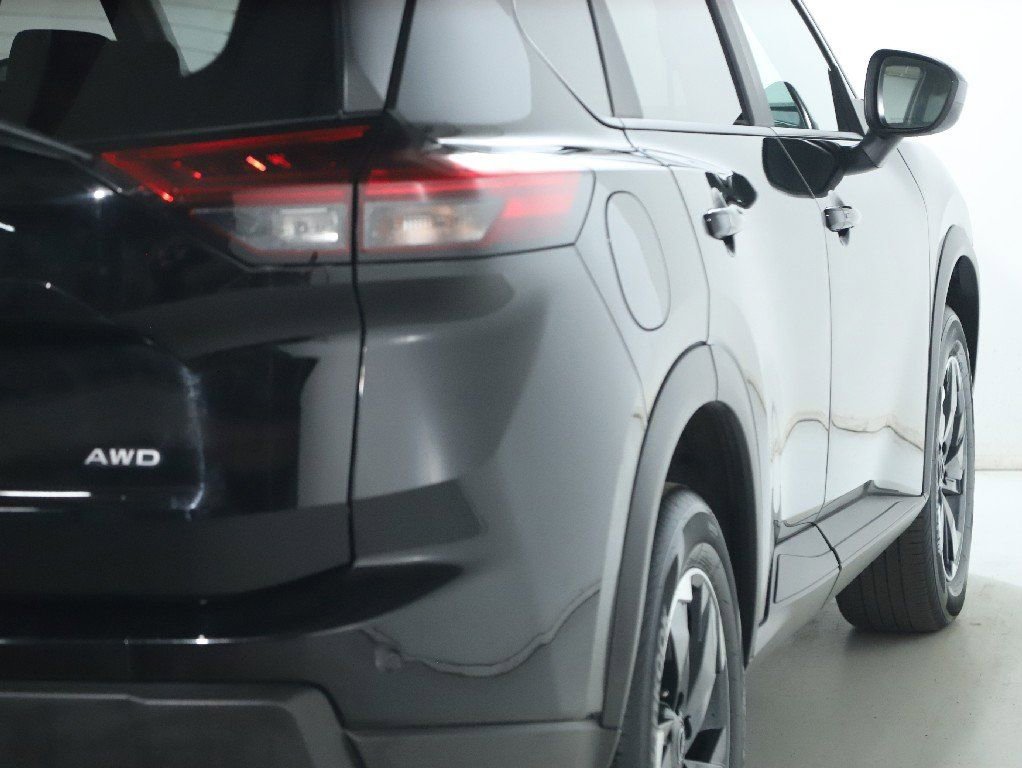 Certified 2025 Nissan Rogue SV image 45