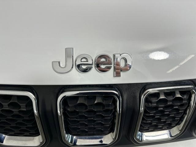 Used 2023 Jeep Compass Latitude image 9