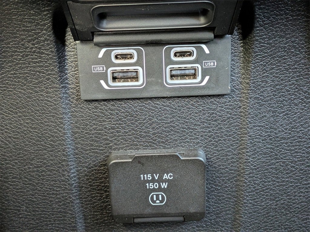 Used 2024 Jeep Wrangler Unlimited Rubicon image 17