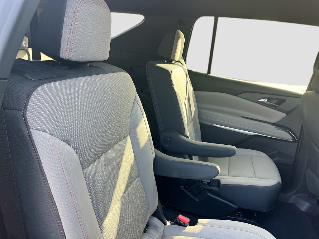 Used 2026 Chevrolet Traverse LT FWD image 28