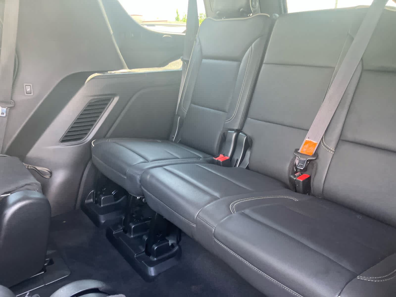 Used 2023 GMC Yukon SLT w/ SLT Premium Package AWD/4WD image 44
