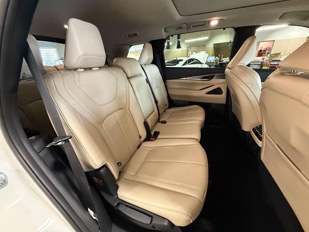 Used 2023 INFINITI QX60 Luxe AWD/4WD image 29