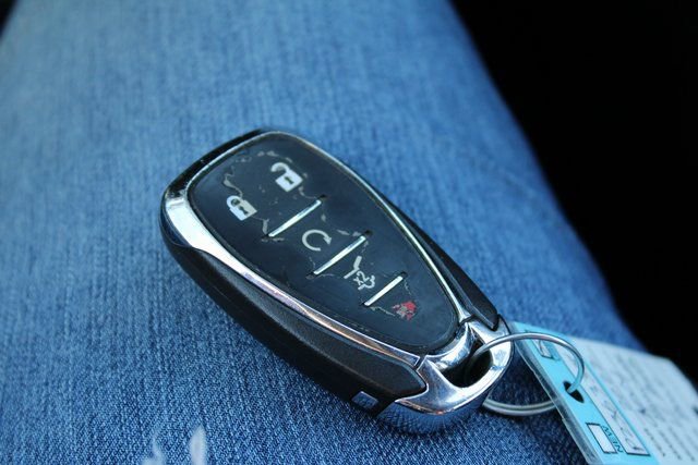 Used 2022 Chevrolet Equinox LT w/ Driver Convenience Package image 25