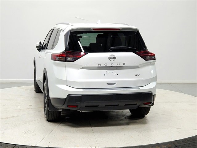 Used 2024 Nissan Rogue SV w/ SV Premium Package image 6