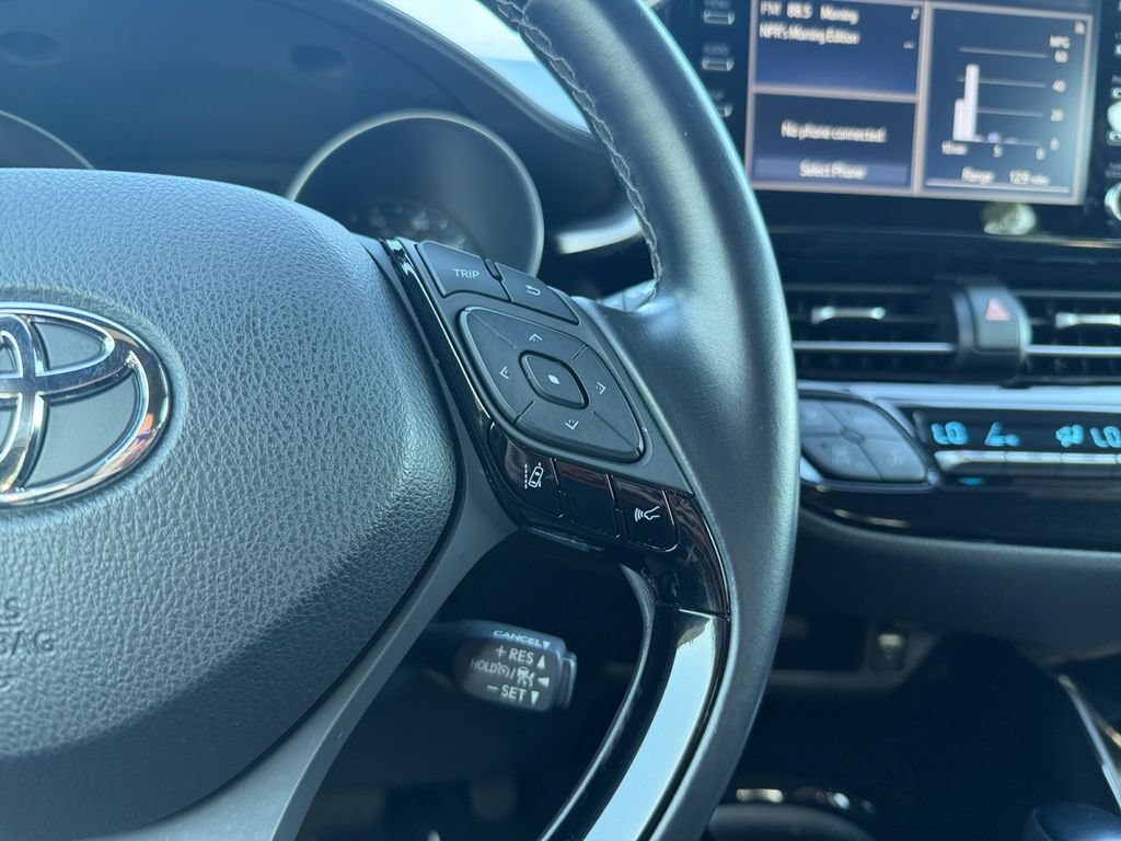 Used 2019 Toyota C-HR XLE FWD image 17
