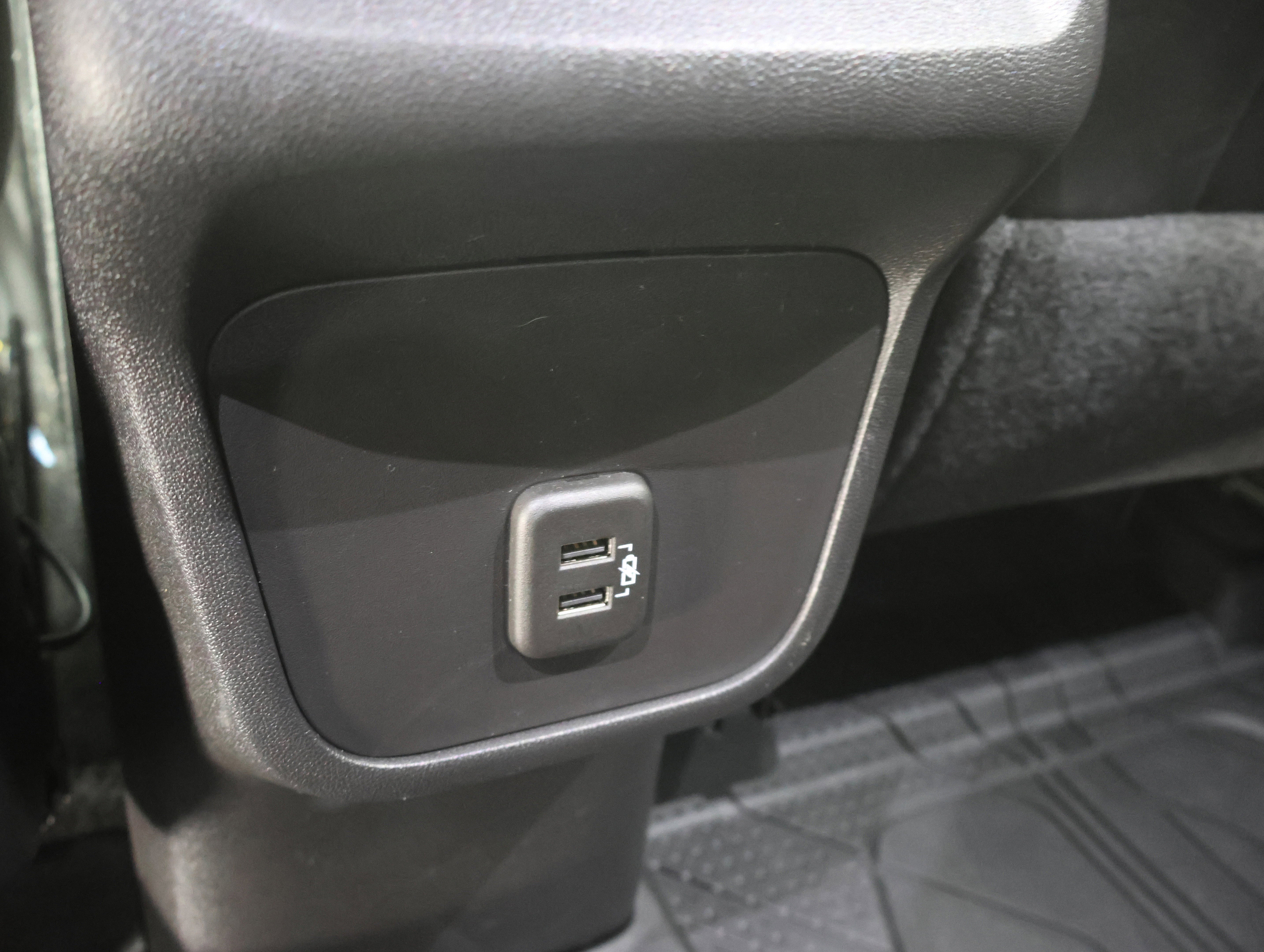 Used 2024 Chevrolet Equinox RS w/ LPO, Floor Liner Package image 35